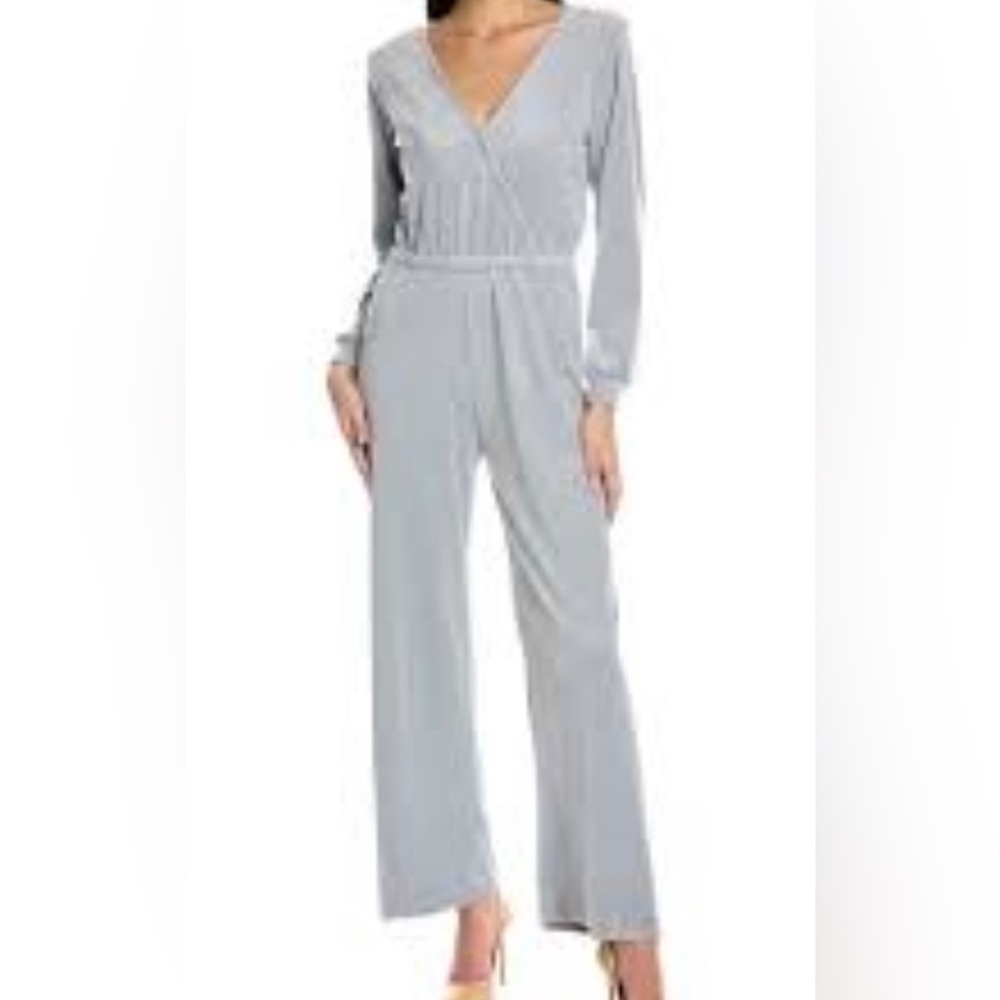 - 😊- NWT 1.state Cross Front Long Sleeve Jumpsuit
 size Medium